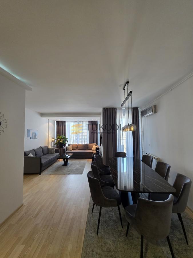 Stan 85m2 Žorža Klemensoa sa garažom