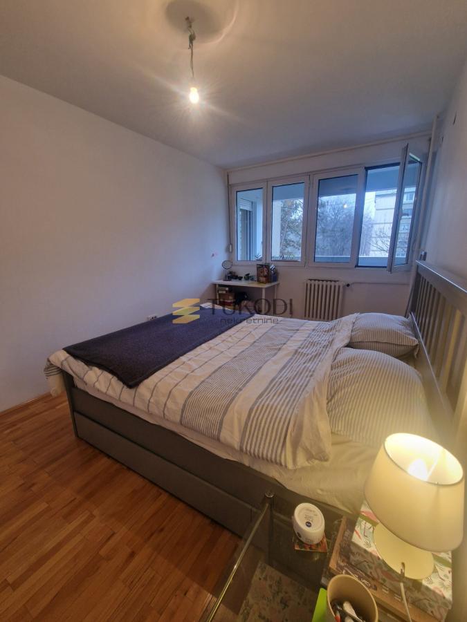 Moderan i renoviran stan kod bivše Juge