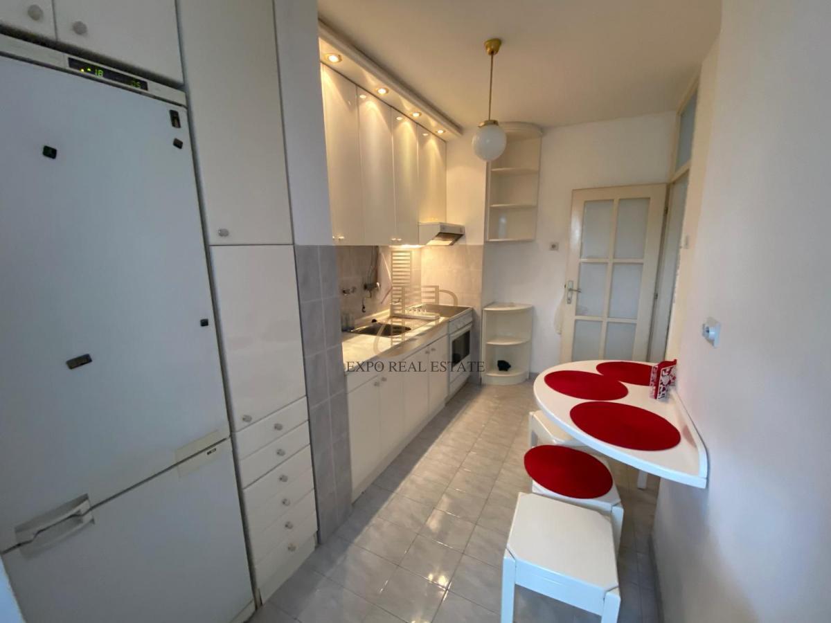 Izdavanje 3,0 stan od 64m2 Vojvode Stepe