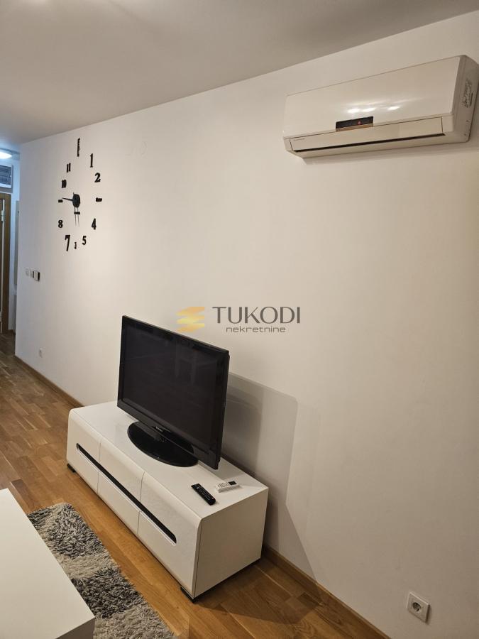 Izdavanje 1,5 od 45m2 Podbara