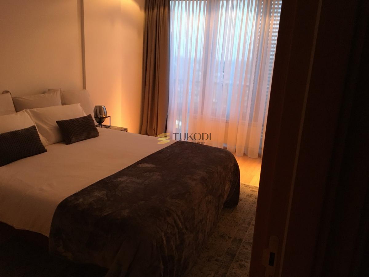 Stan 85m2 Žorža Klemensoa sa garažom