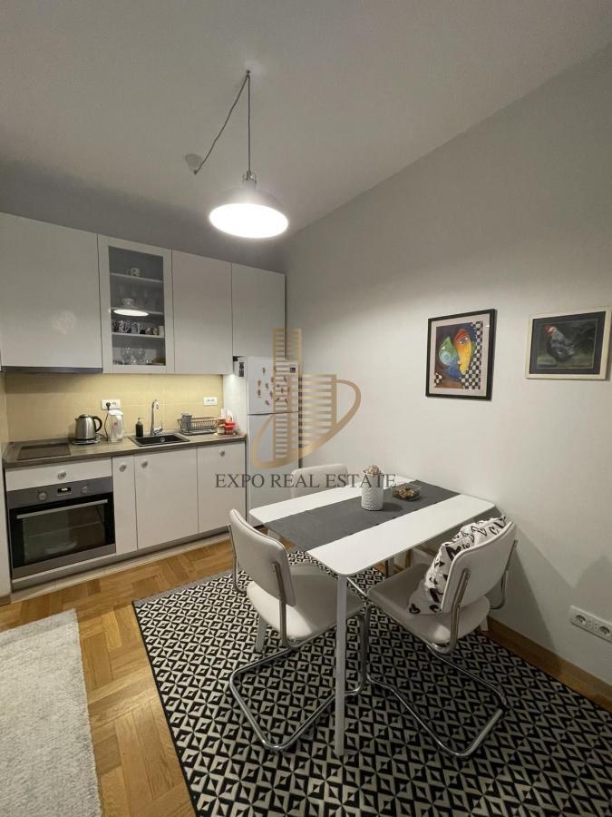 Izdavanje 0,5 stan od 35m2 Dorćol