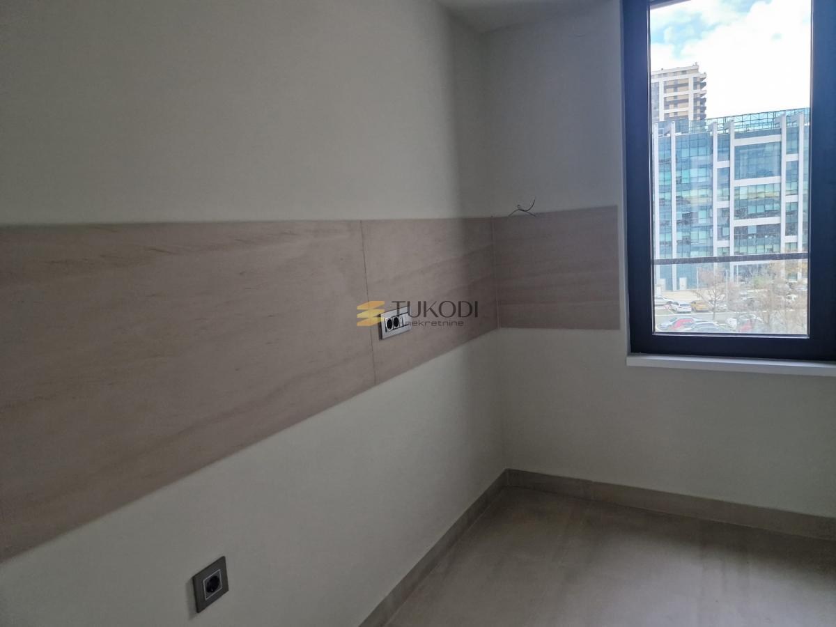 Dvosoban stan u Airport gardenu- useljiv u januaru 2026.godine