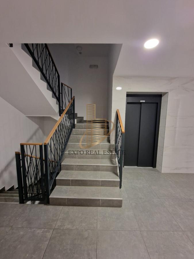 Izdavanje 4,0 stan od 90m2 za poslovnu delatnost