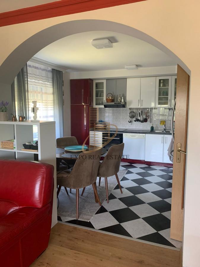 Prodaja,kuća na Kosmaju 355m2