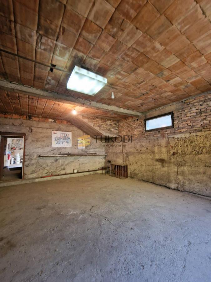 Kuća,Novi Banovci idealna za poslovanje, 765m2