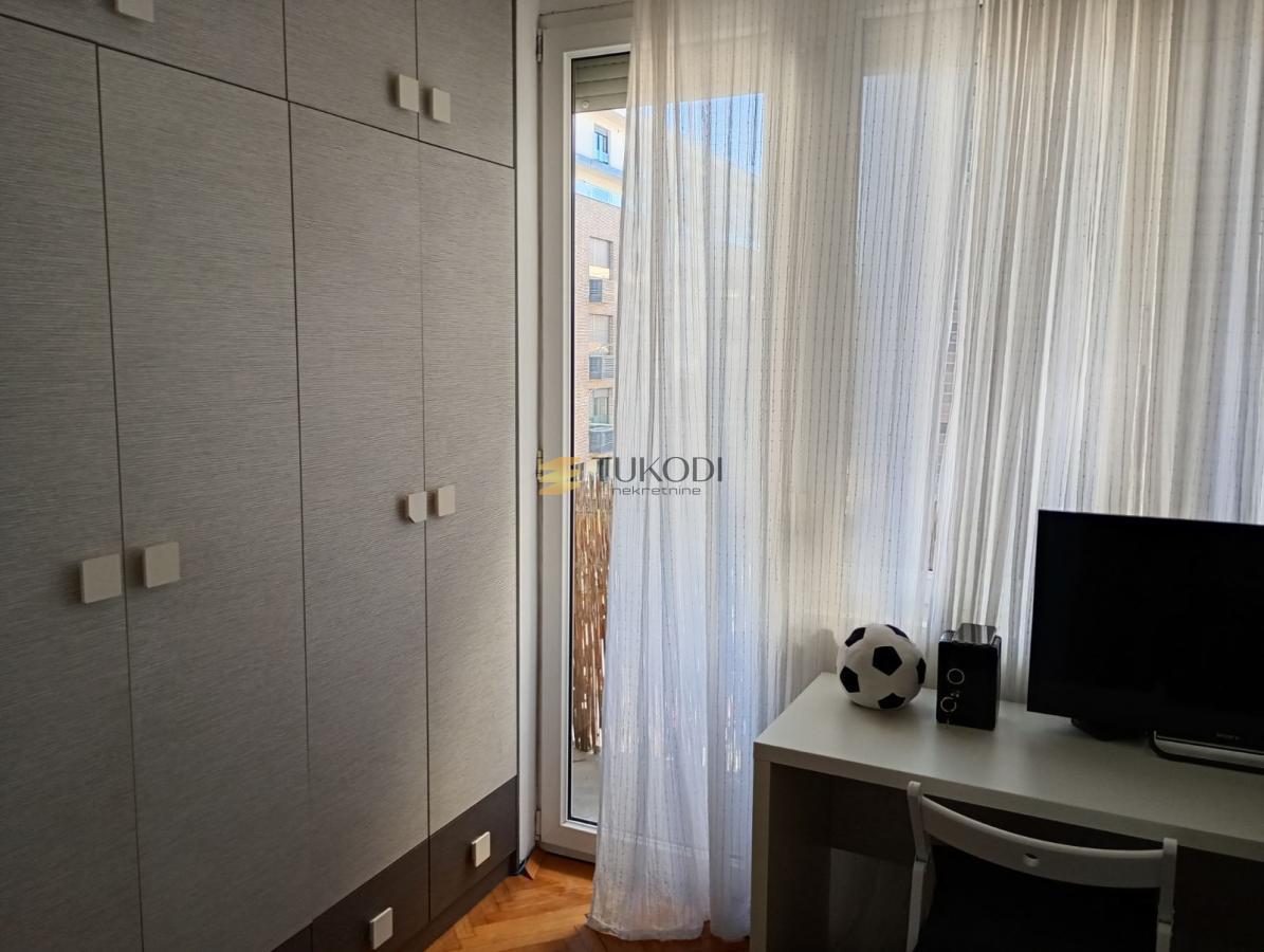 3,0 stan od 64m2 Šumatovačka