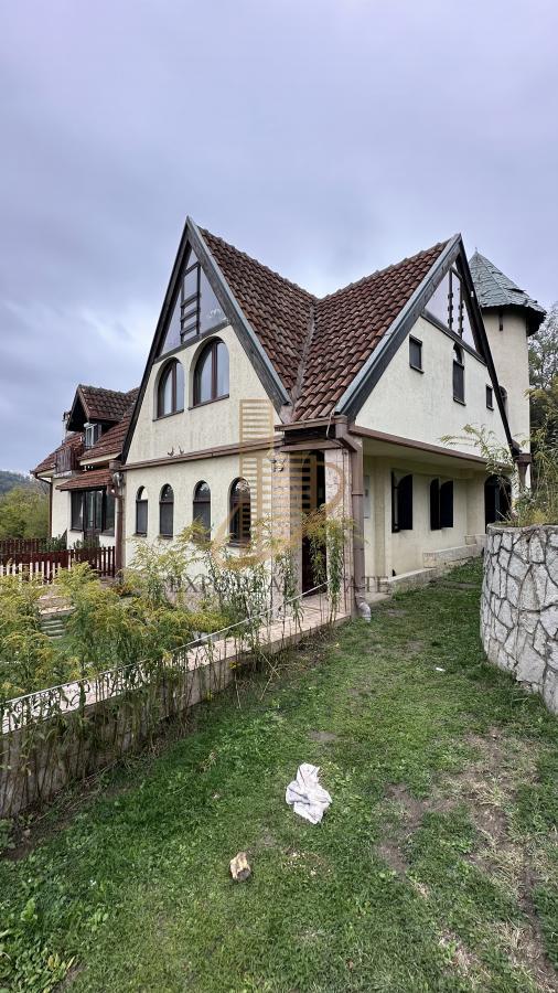 Rudnik kuća 178m2 ,10ari placa 500m nadmorske visine
