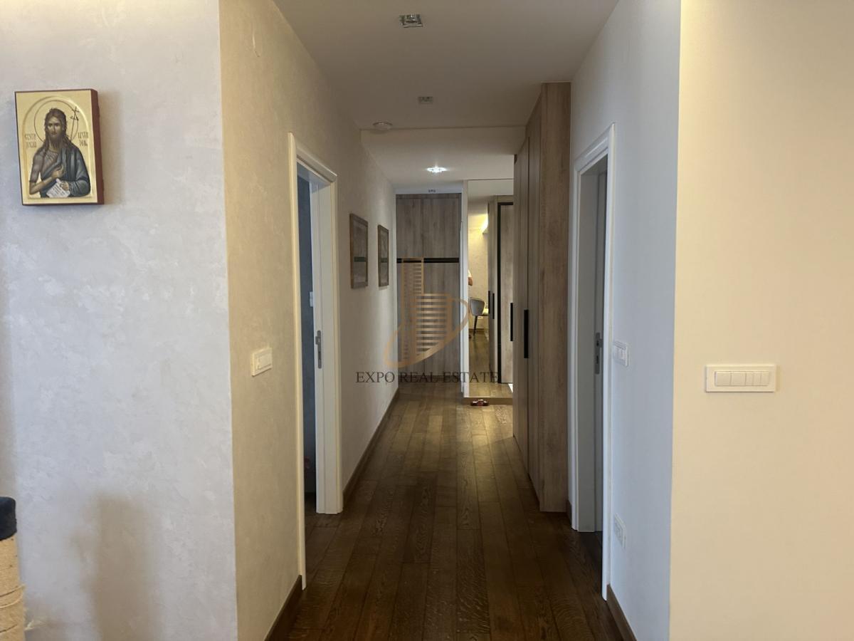 Prodaja 4,0 stan od 115m2 Južni Bulevar