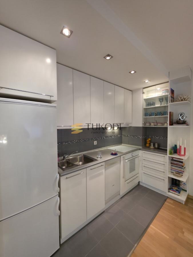 Prodaja 3,0 stan od 57m2 Podbara