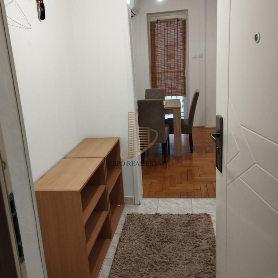 Izdavanje,garsonjera od 30m2 Bul.Oslobodjenja