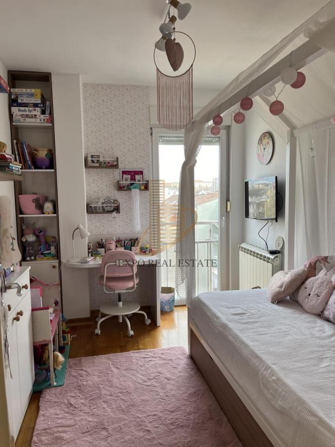 Prodaja 4,0 stan od 112m2 Maksima Gorkog