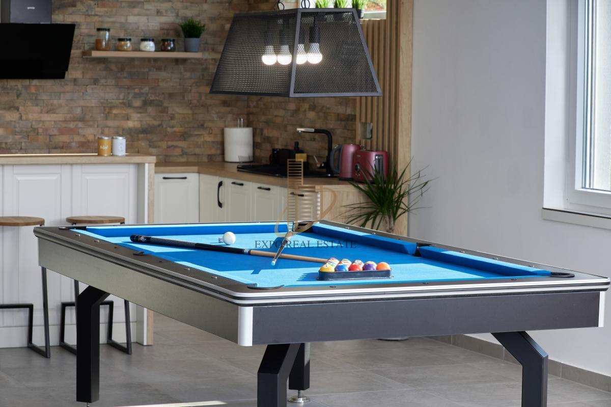 Izdavanje 4,0 kuća sa bazenom Sremski Karlovci