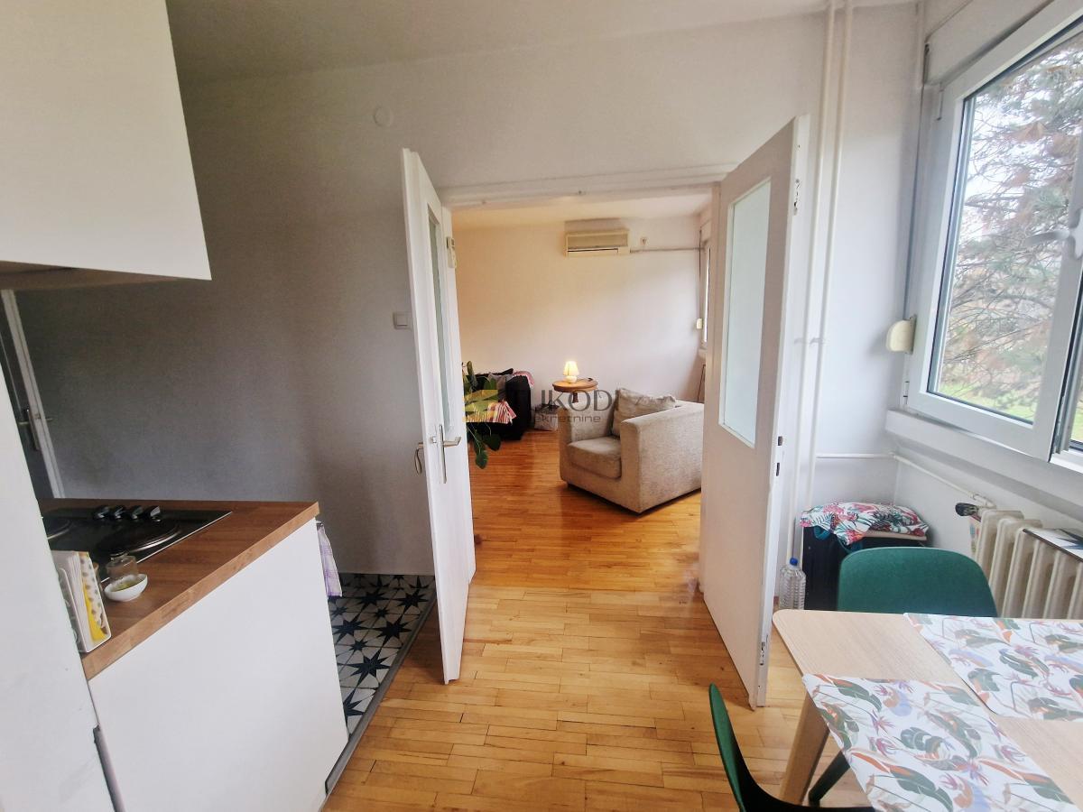 Moderan i renoviran stan kod bivše Juge