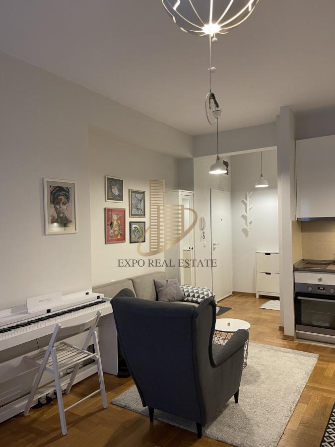 Izdavanje 0,5 stan od 35m2 Dorćol