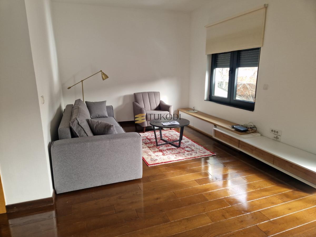 Izdavanje 3,0 stan od 80m2 sa garažnim mestom