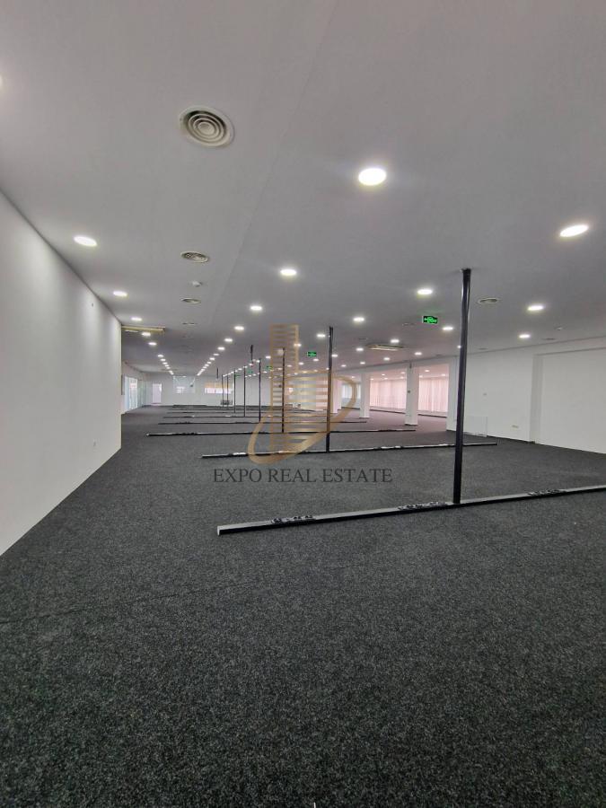 Poslovni prostor 1150m2 Novo Naselje