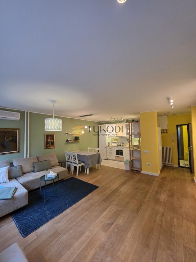 Izdavanje 3,0 stan od 80m2 Blok 22