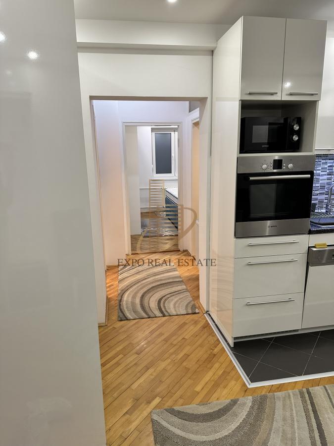 Izdavanje 2,0 stan od 53m2 Vojvode Mišića