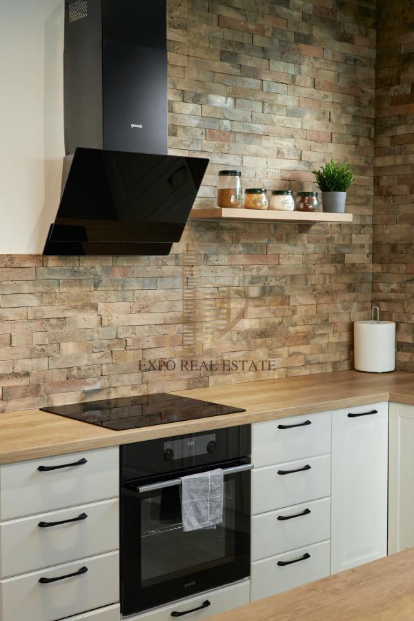 Izdavanje 4,0 kuća sa bazenom Sremski Karlovci