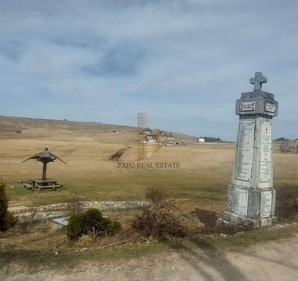 Prodaja placa od 2,42 Ha