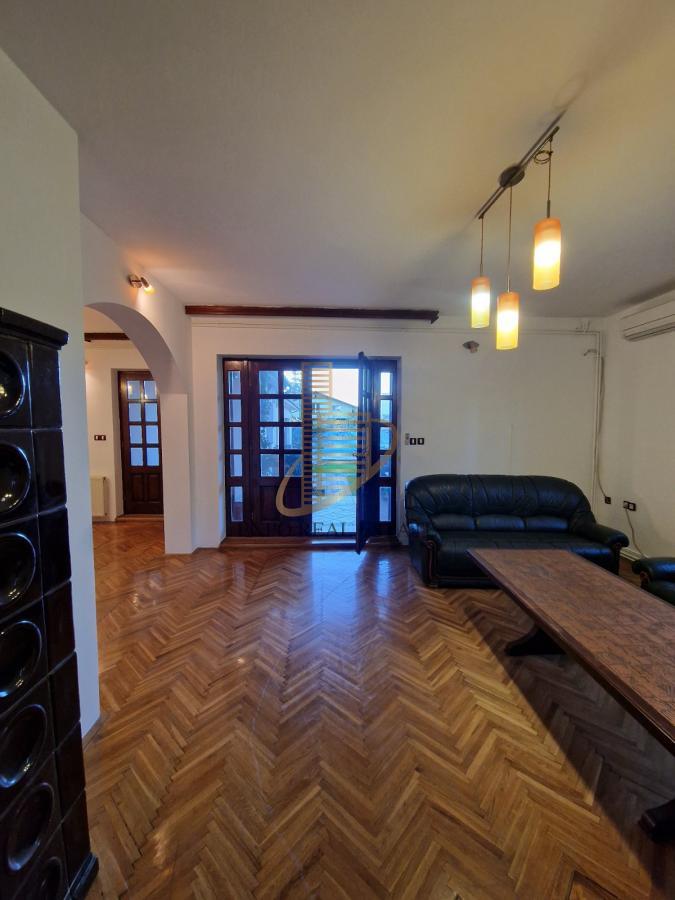 Izdavanje kuće od 450 m2 za poslovnu delatnost