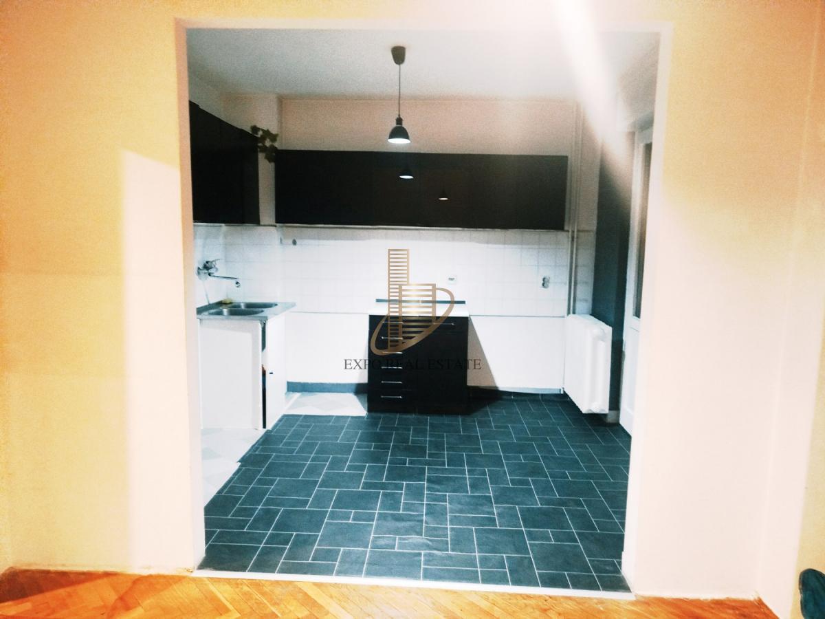 Izdavanje 2,0 stan od 47m2 Strahinjića Bana