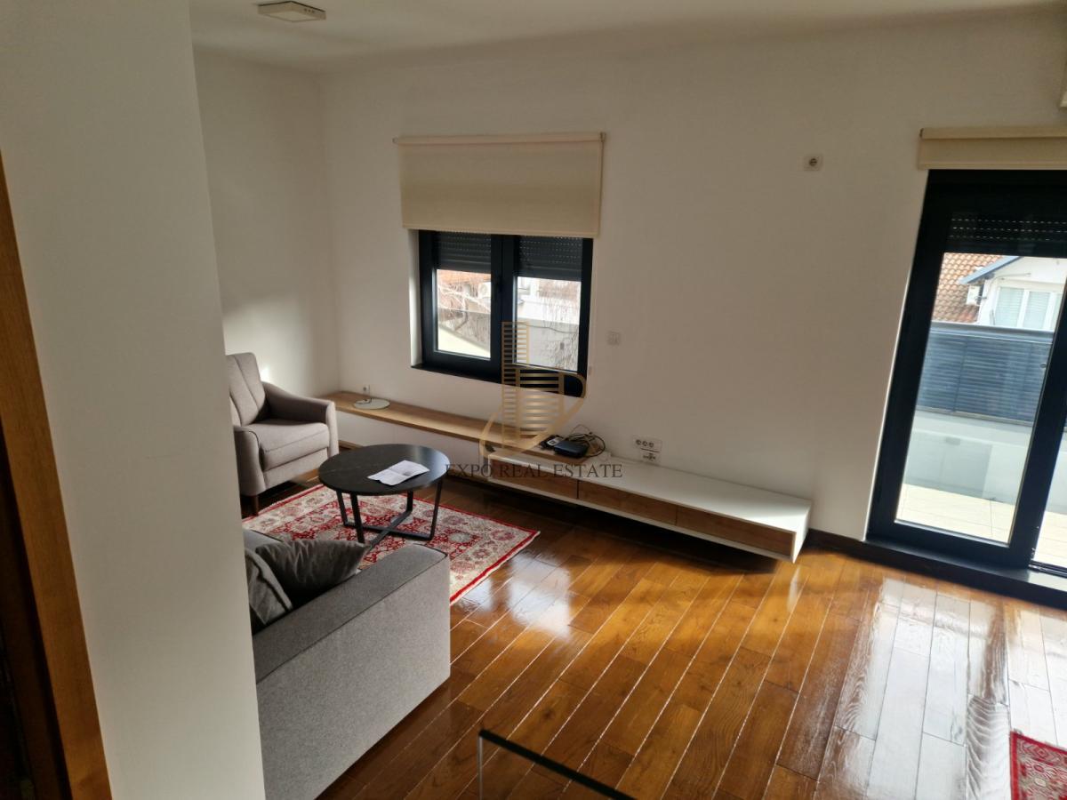 Izdavanje 3,0 stan od 80m2 sa garažnim mestom