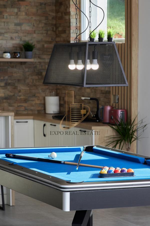 Izdavanje 4,0 kuća sa bazenom Sremski Karlovci