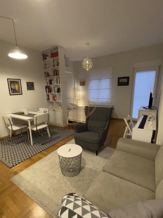 Izdavanje 0,5 stan od 35m2 Dorćol