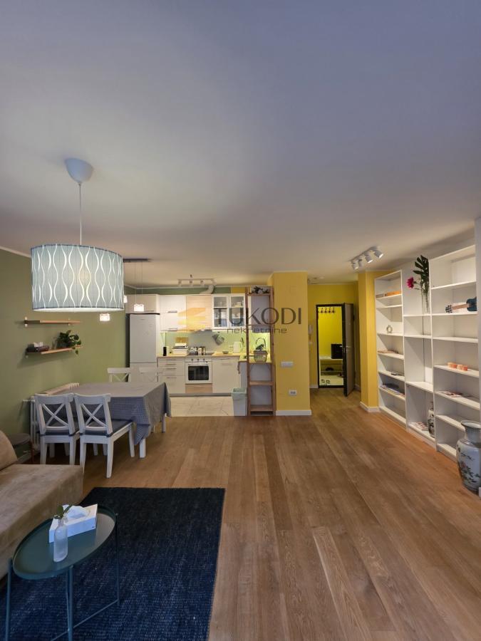 Izdavanje 3,0 stan od 80m2 Blok 22