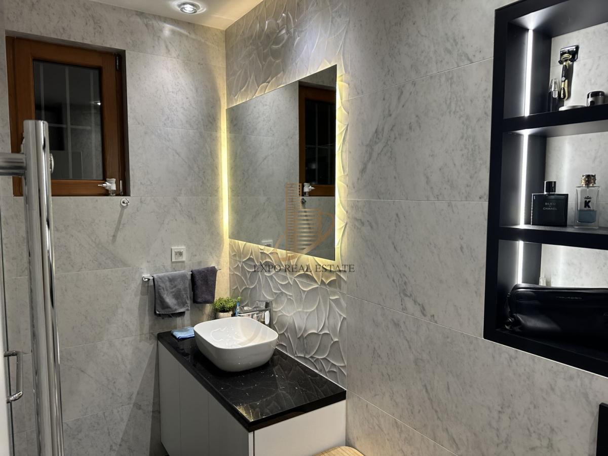 Prodaja 4,0 stan od 115m2 Južni Bulevar