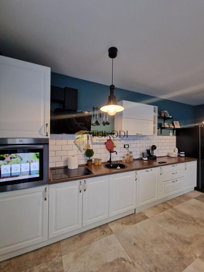 Za prodaju 4,0 stan od 145m2 - Telep