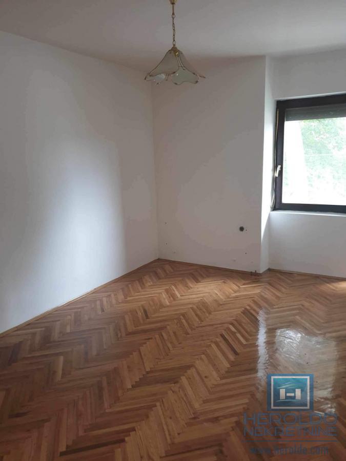 Kompletno seosko domaćinstvo u Sedlaru