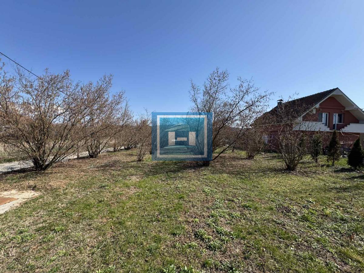 Plac na super lokaciji za 25000 evra