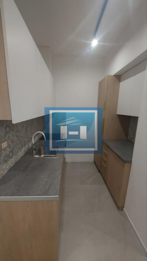 Nenamesten stan, 2 spavaće, centar grada