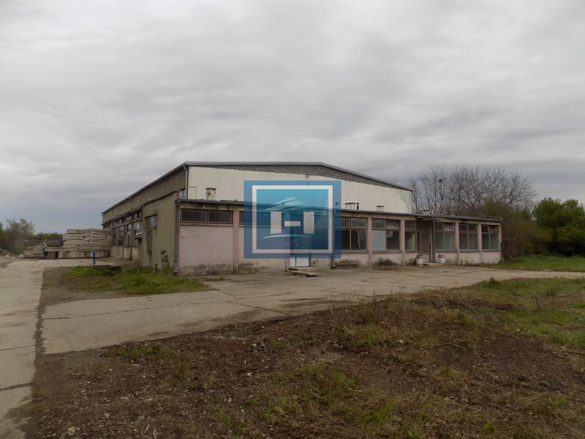 Hala za renoviranje sa kancelarijskim delom