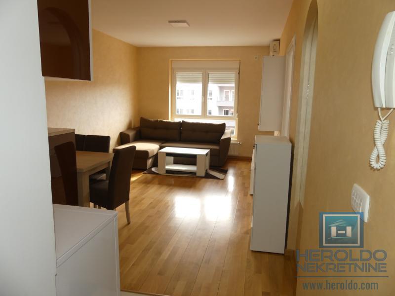 izdavanje/novogradnja/centar