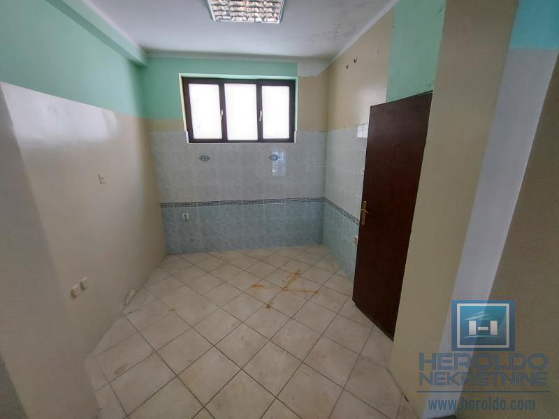 Lokal u centru kod bolnice