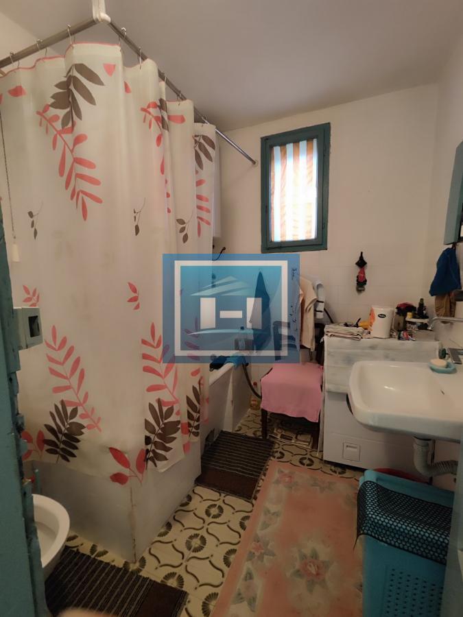 Useljiva porodična prizemna kuća na 2 km od grada