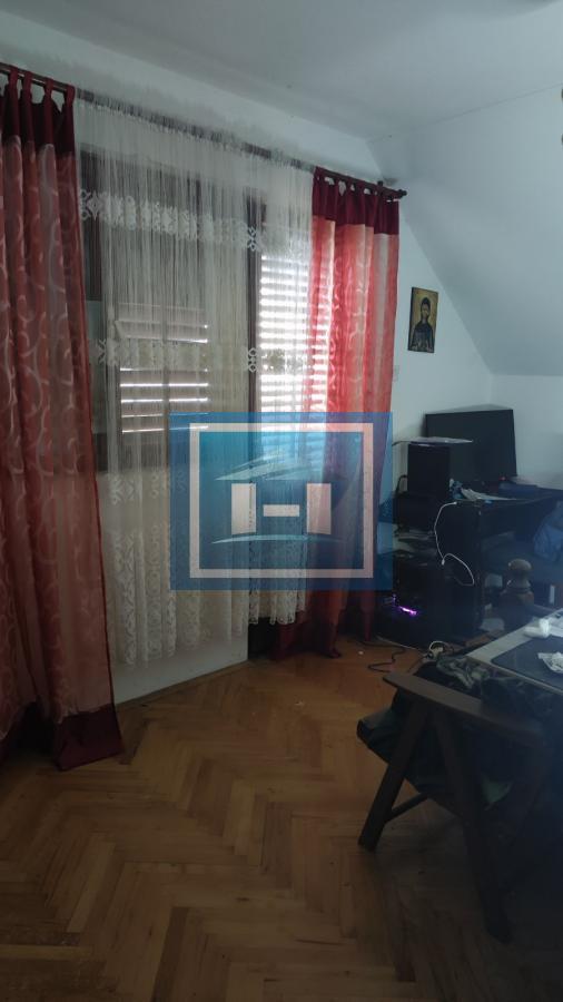 Kuća u okolini Jagodine na dva nivoa odmah useljiva sa svim priključcima