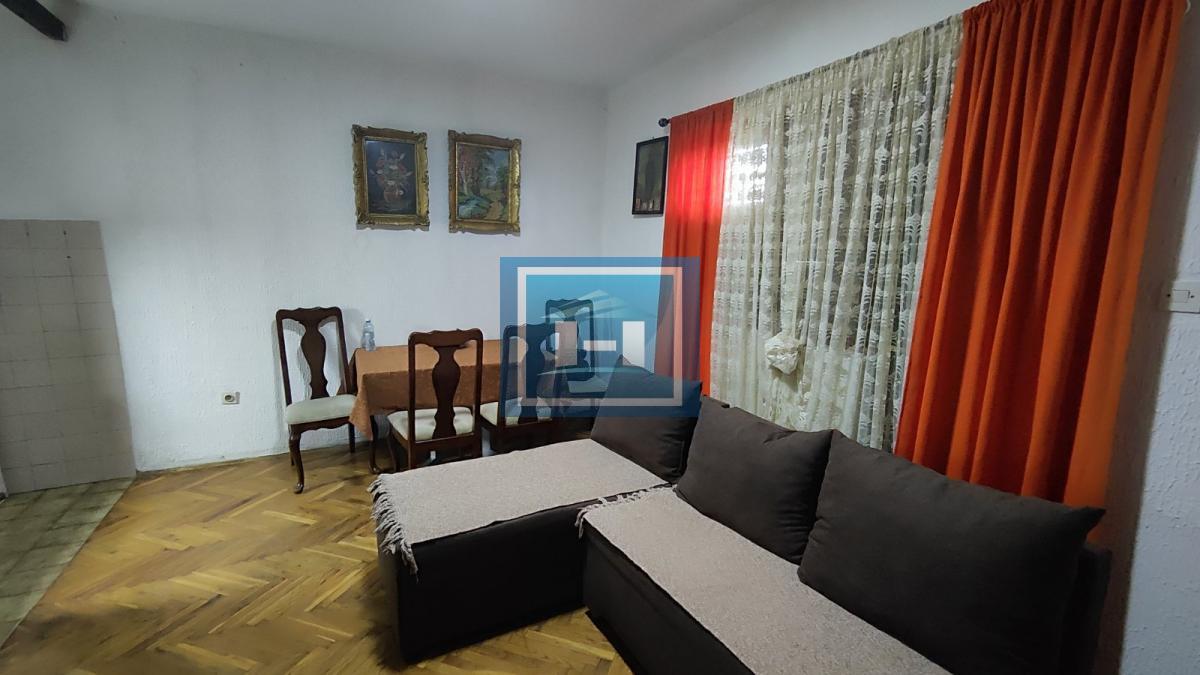 Kuća u okolini Jagodine na dva nivoa odmah useljiva sa svim priključcima