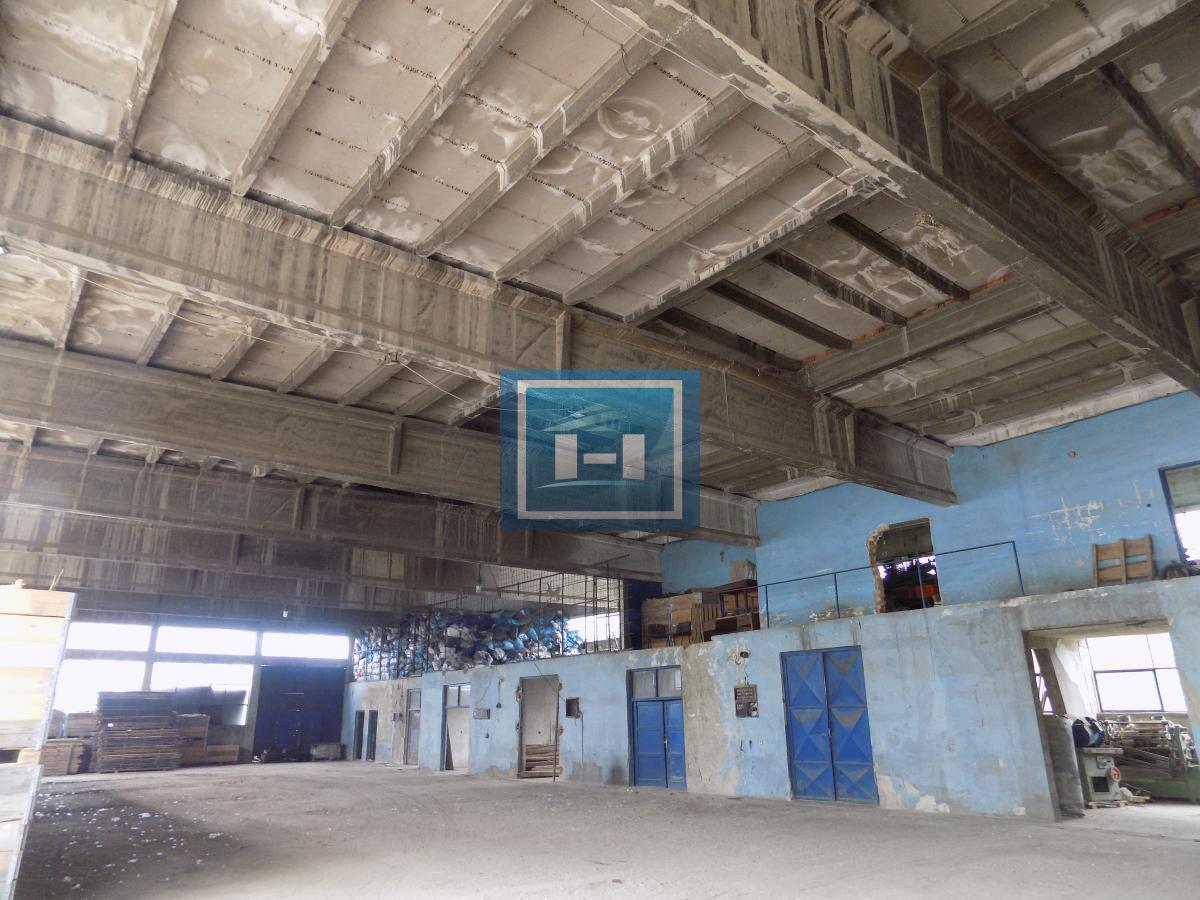 Hala za renoviranje sa kancelarijskim delom