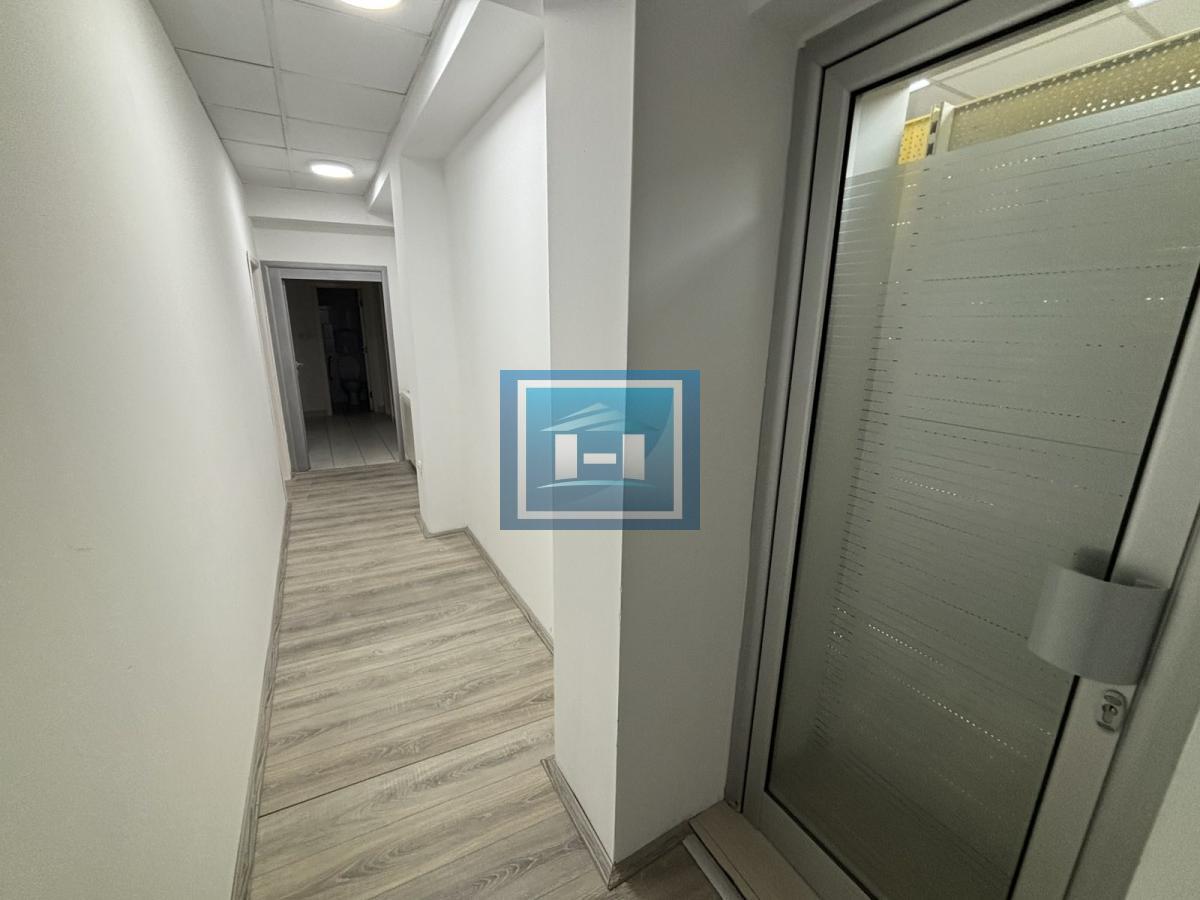 Izdavanje poslovnog prostora u strogom centru Jagodine – odlična lokacija, 171 m²