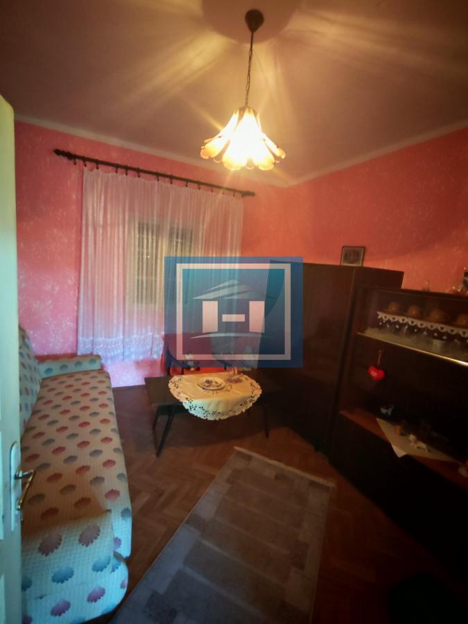 Na prodaju seosko domaćinstvo u Donjem Katunu