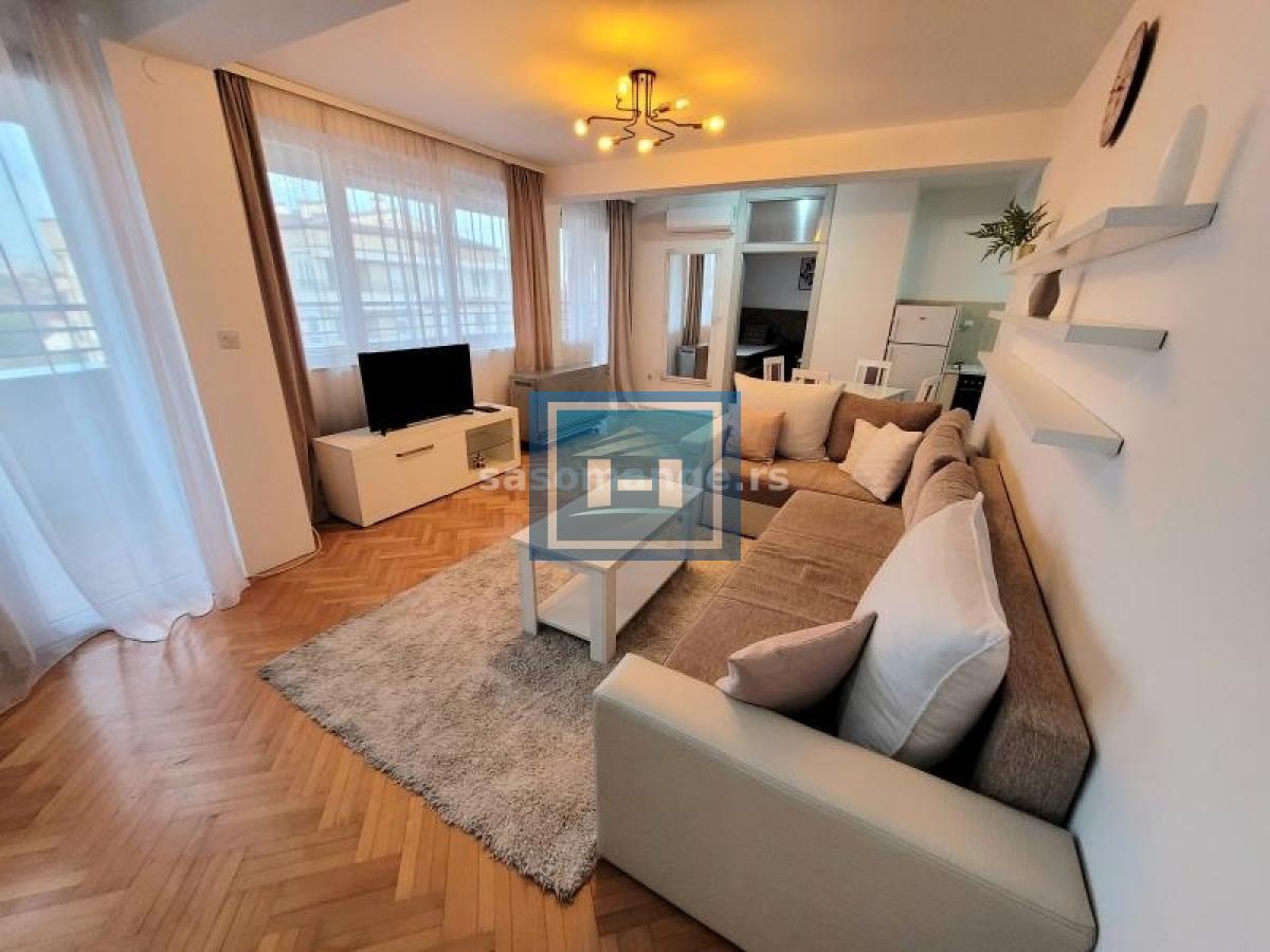 Izdaje se kompletno namešten stan u Ćupriji