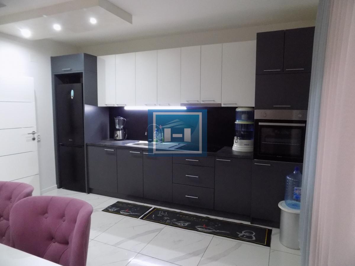 Stan u dva nivoa na idealnoj lokaciji!