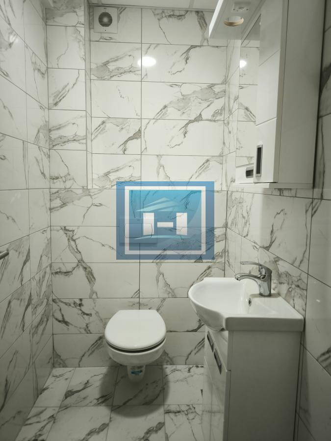 IZDAJE SE NOV, PROSTRAN STAN U CENTRU ĆUPRIJE – IDEALAN ZA PORODICE, FIRME I PRIVATNE DELATNOSTI