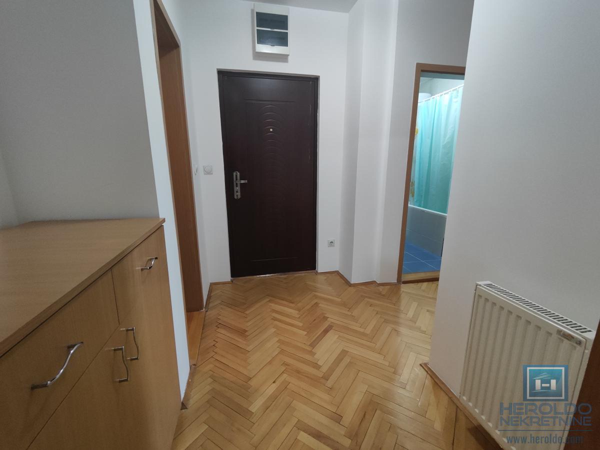 Trosoban stan u blizini Akva parka