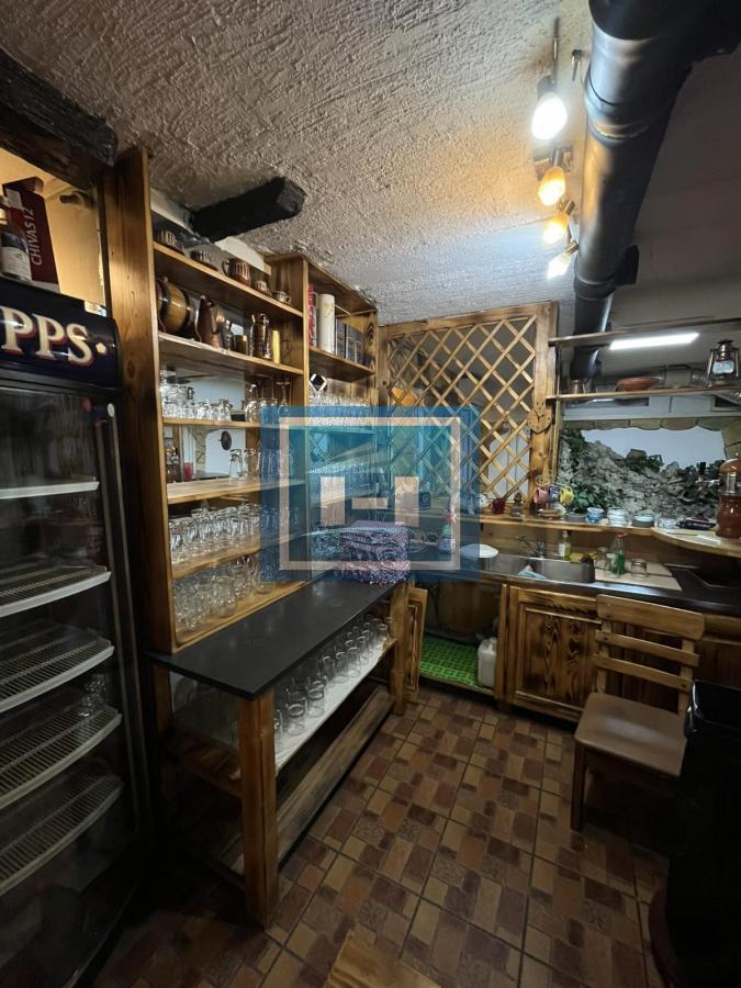 Izdaje se poslovni prostor – bivša kafana „Fontana bios“ – 140m²